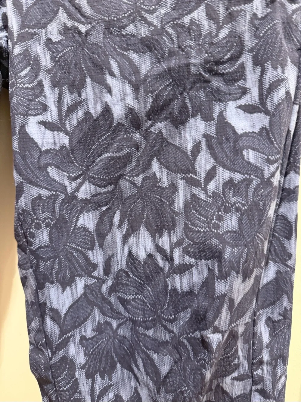 Women’s Athleta Navy Floral Jogger Pants - Comfortable Drawstring Waist